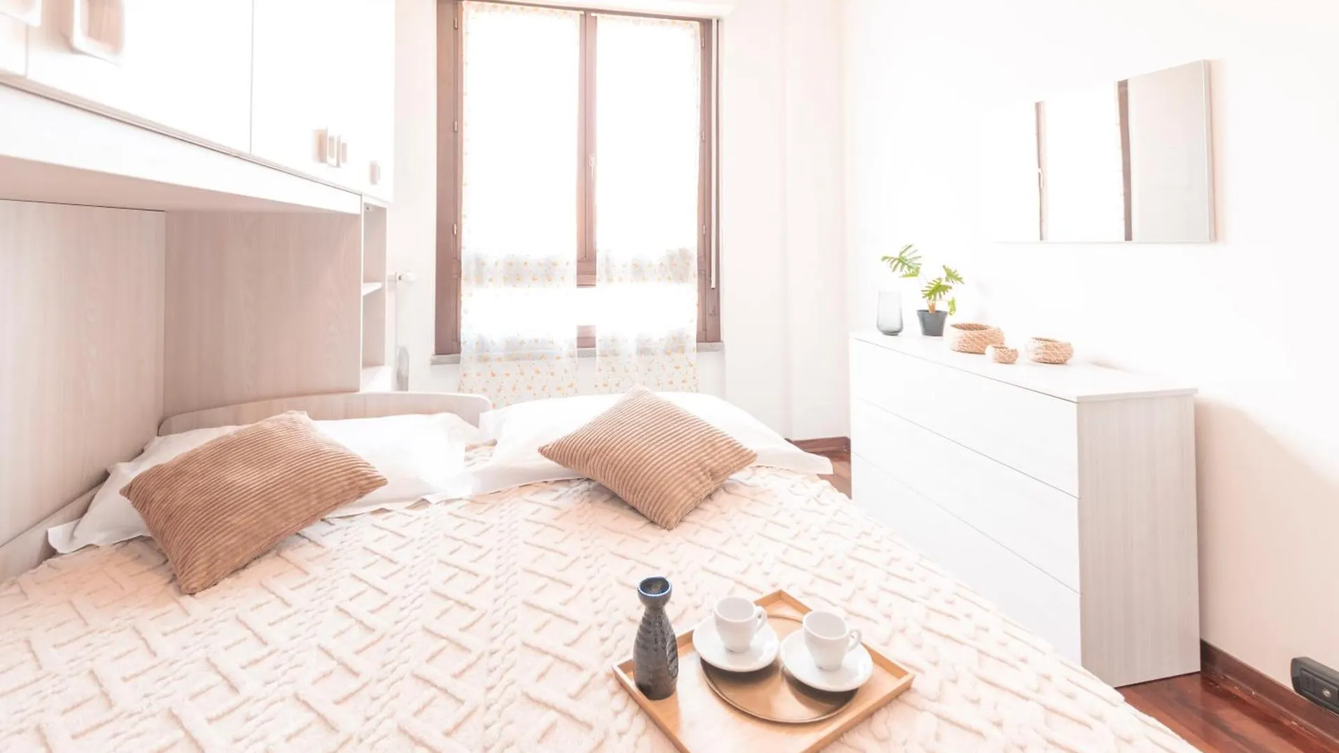 I Host Apartment - Lazio 15, Monza