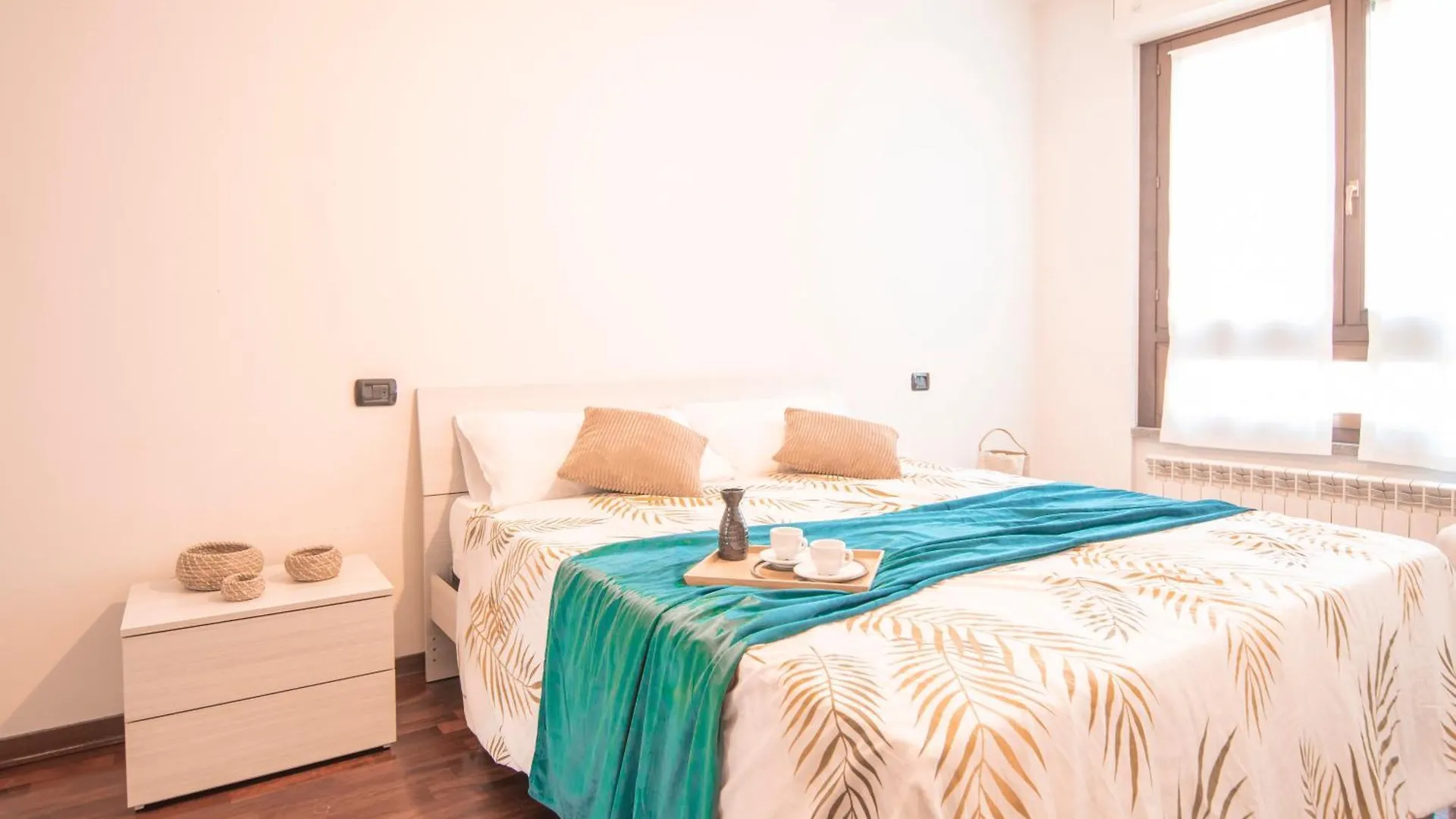 I Host Apartment - Lazio 15, Monza Italy