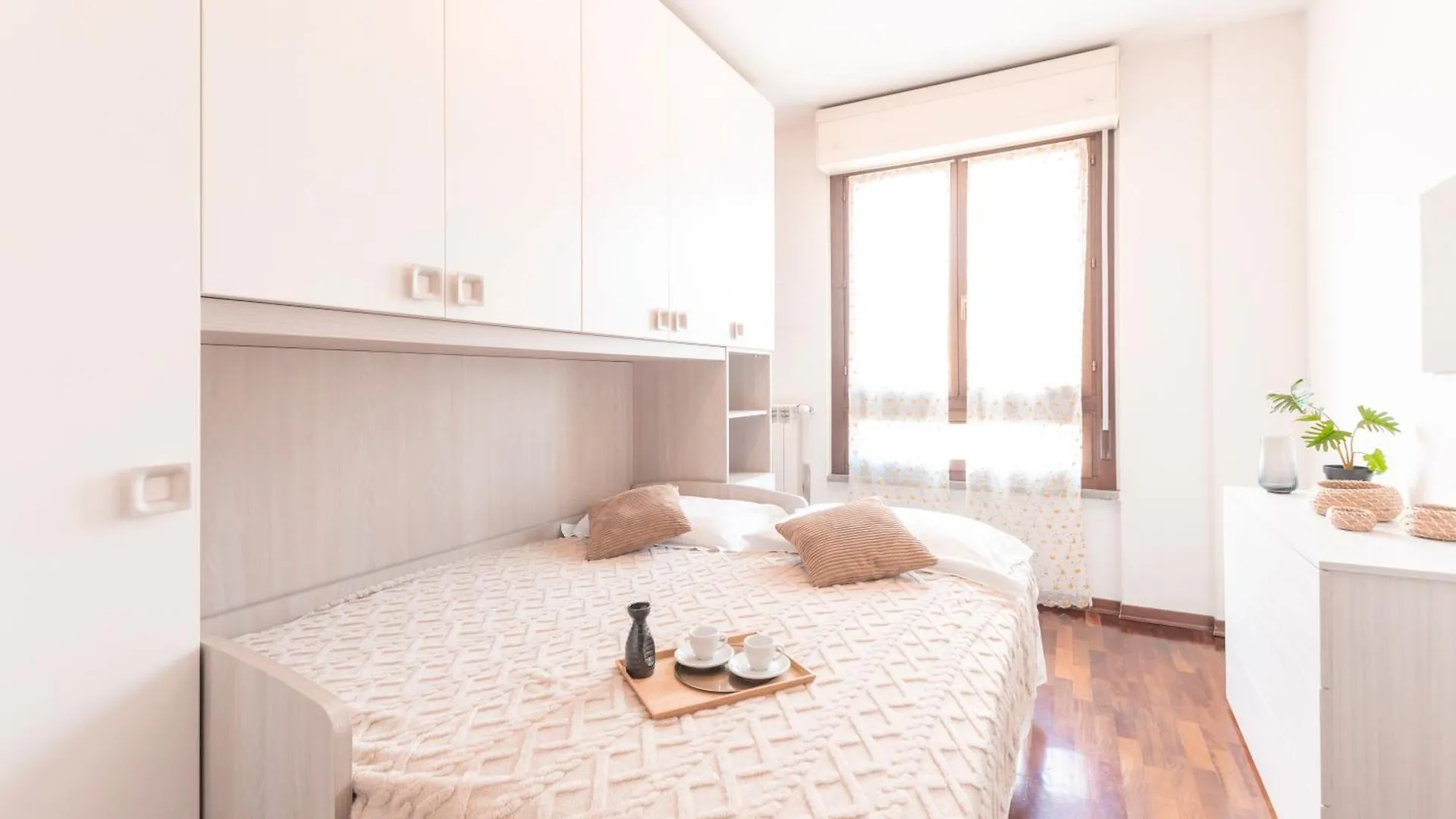 I Host Apartment - Lazio 15, Monza