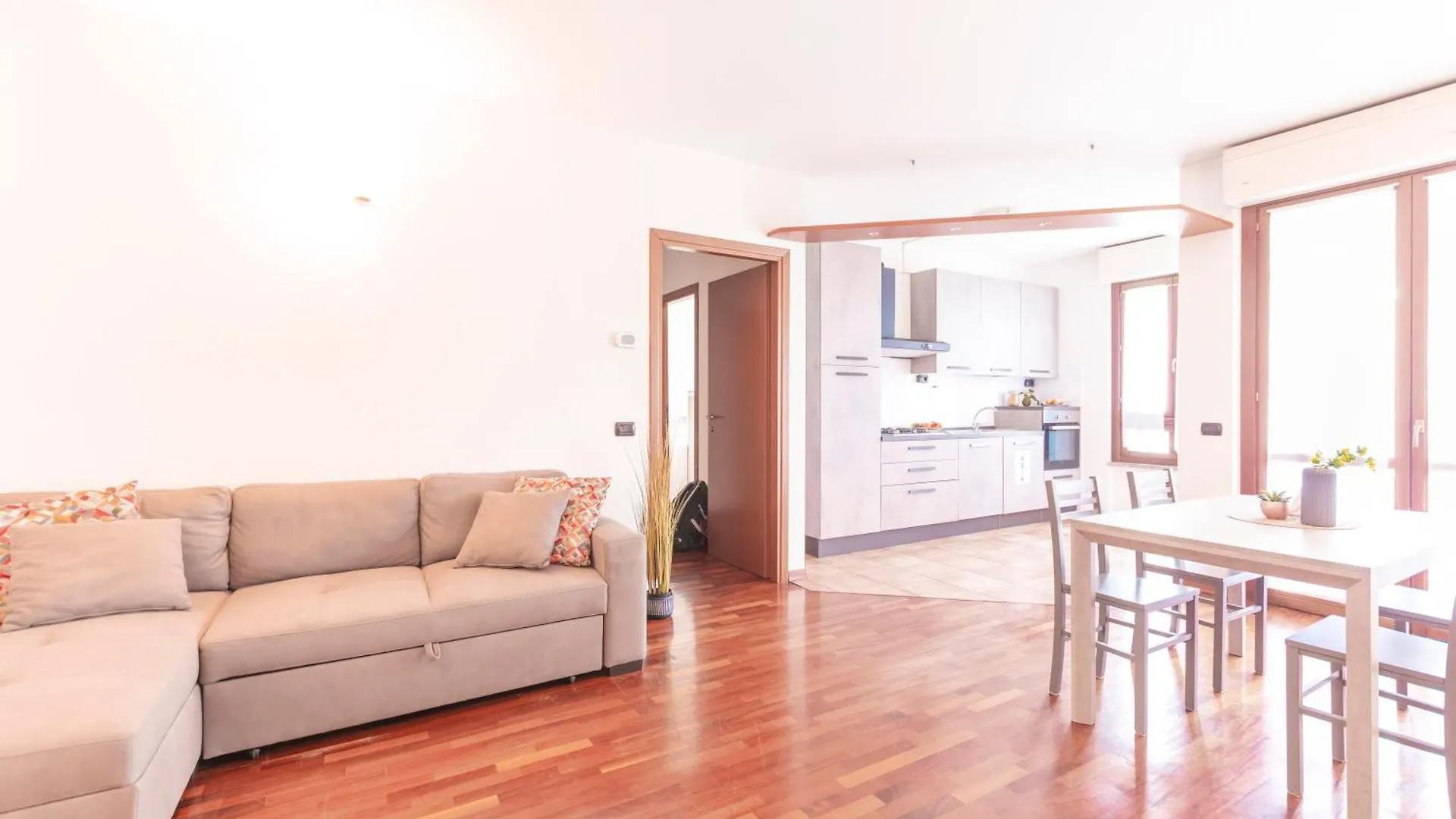 I Host Apartment - Lazio 15, Monza